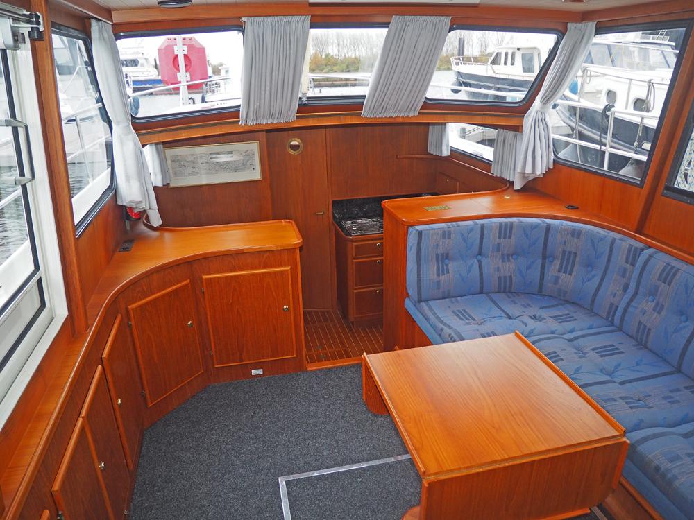 Saloon, Accommodation